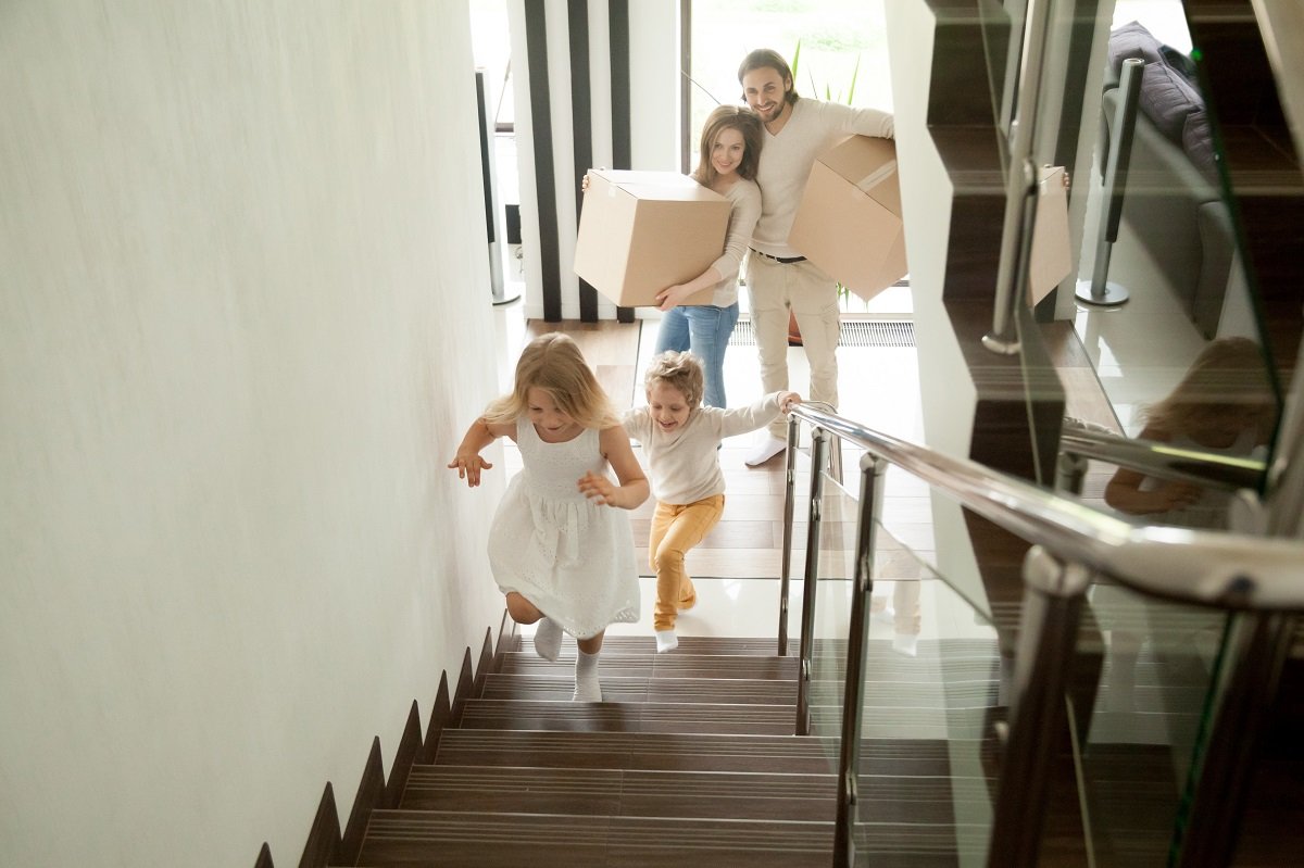 family moving to a new house